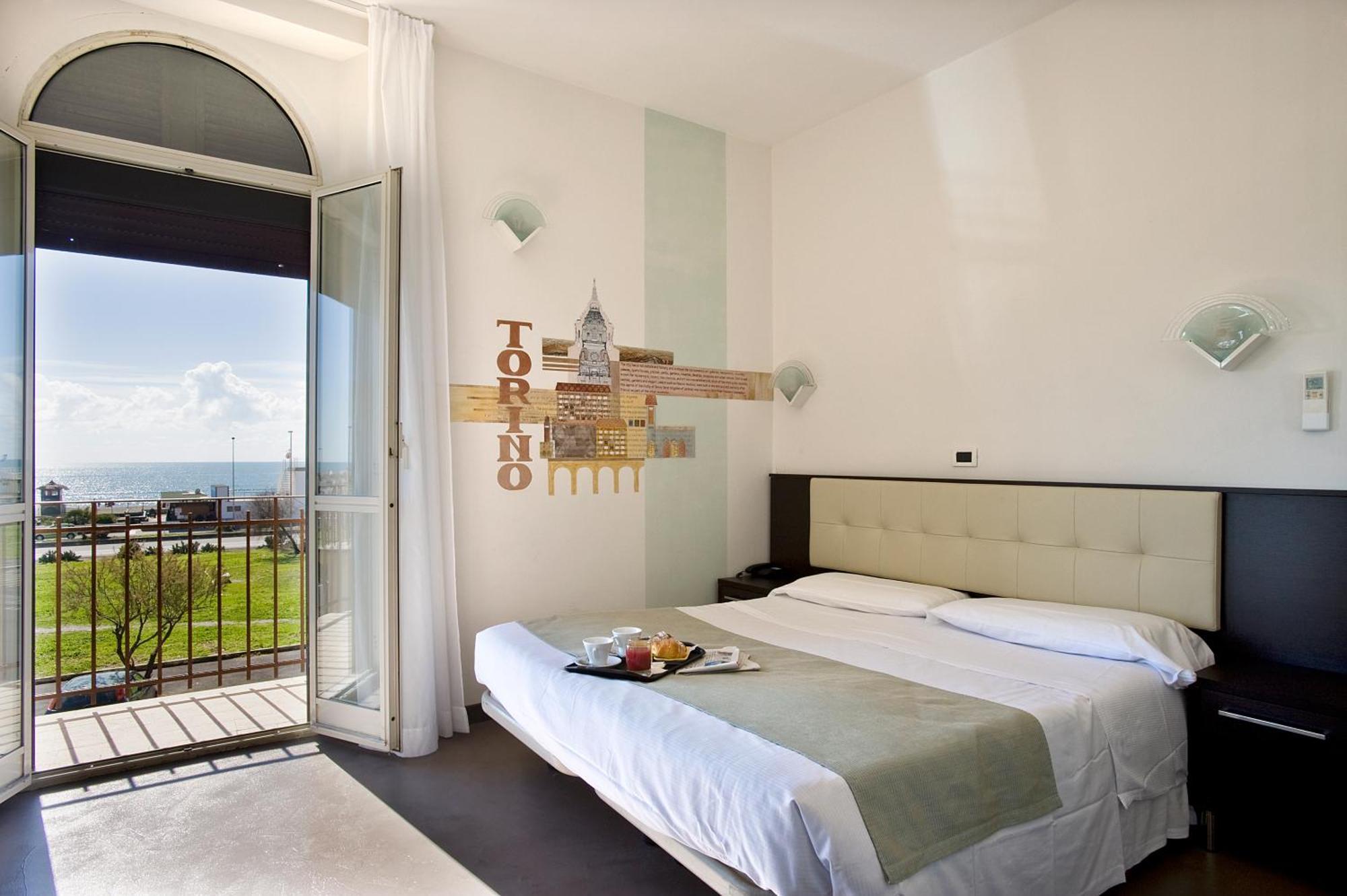 Doppel-/Zweibettzimmer mit Zustellbett (3 Erwachsene)