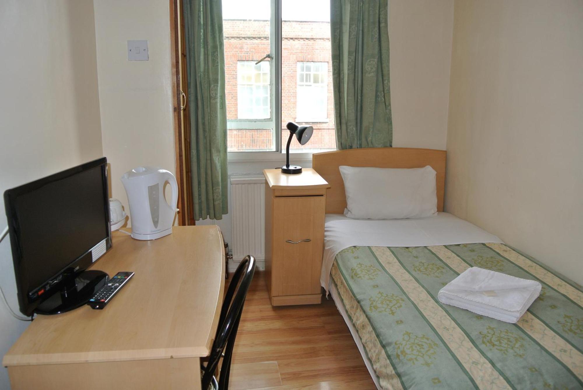 Chambre Simple avec Salle de Bains Commune