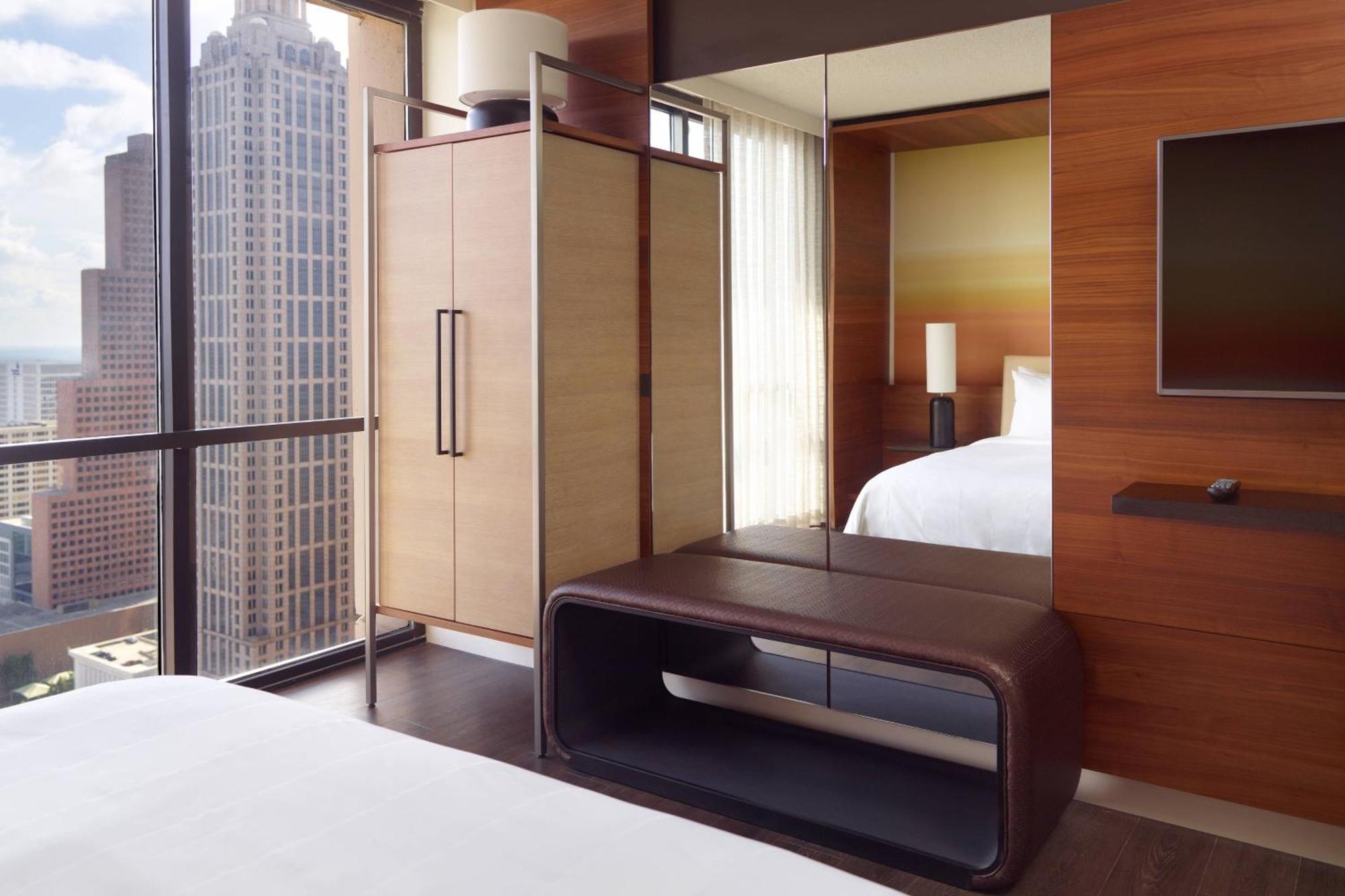 Acomodação com Cama King-size e Vista da Cidade - Andar do Concierge