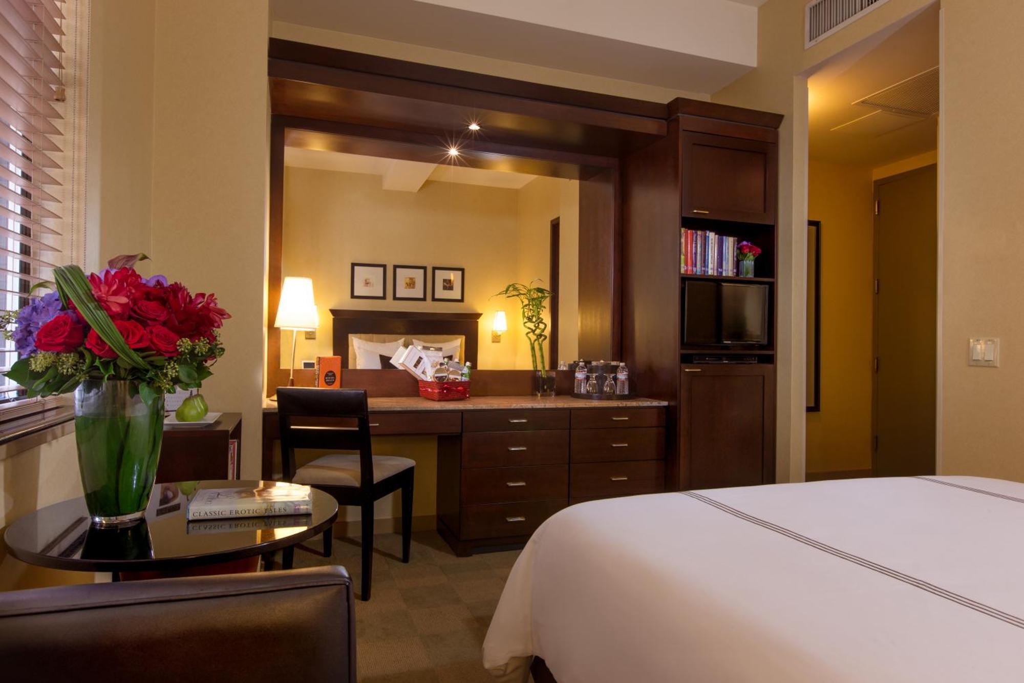 Quarto Queen com Acesso a Pessoas com Mobilidade Condicionada