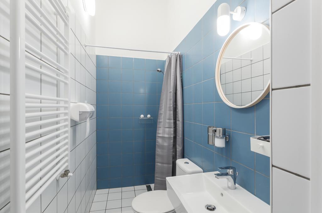 Chambre 8 Lits avec Salle de Bains Privative