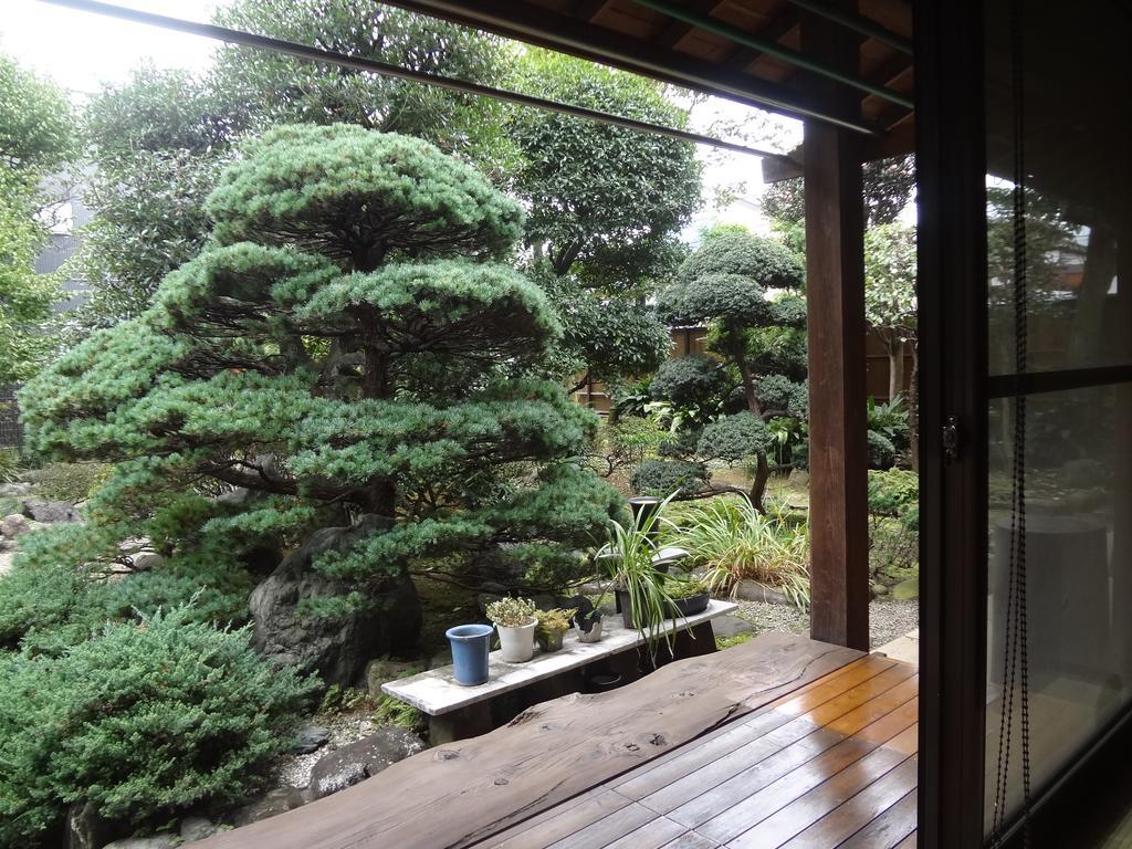 Zimmer im japanischen Stil mit Gartenblick 102