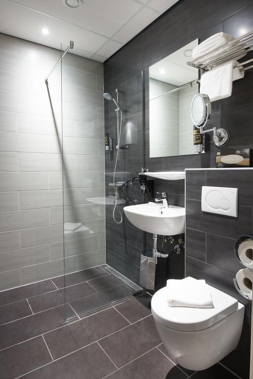 Extra Kleine Tweepersoonskamer met 2 Aparte Bedden