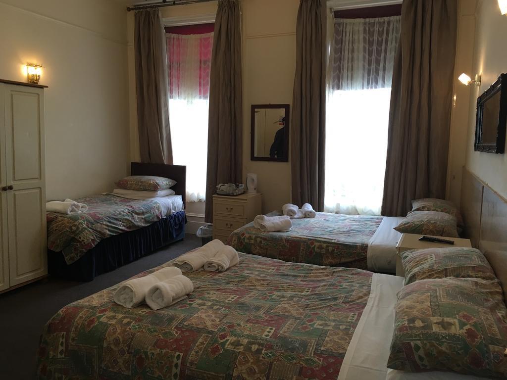 Vijfpersoonskamer met Eigen Badkamer