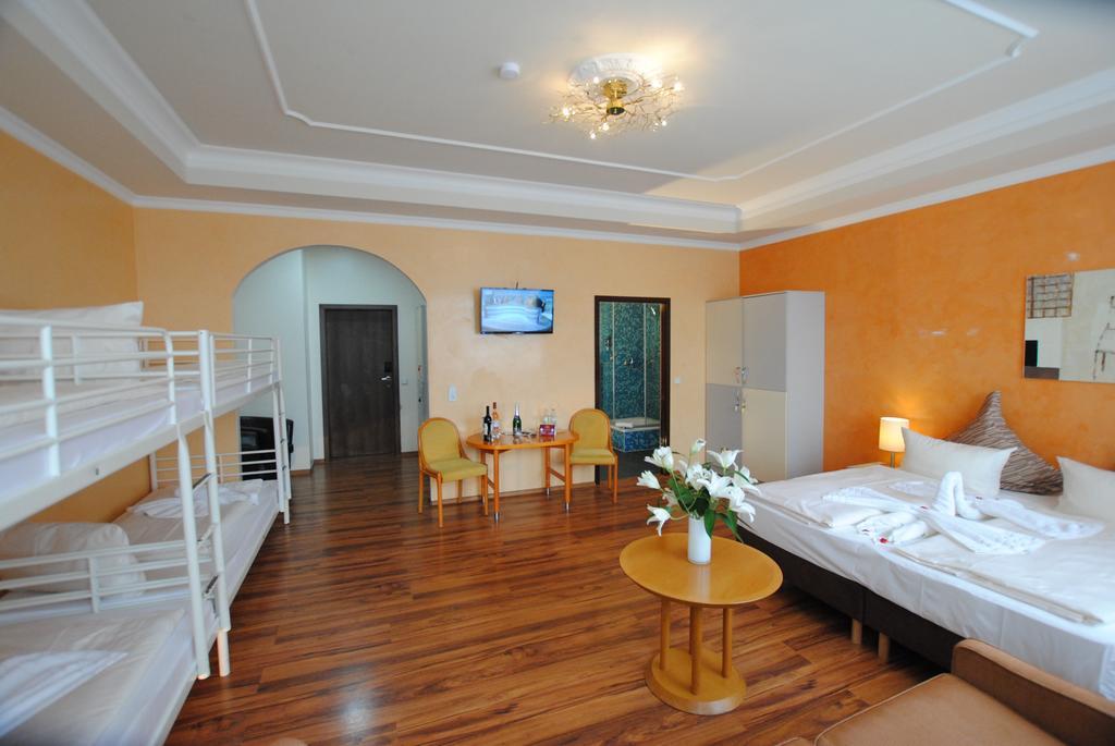 Kamer met 6 Bedden