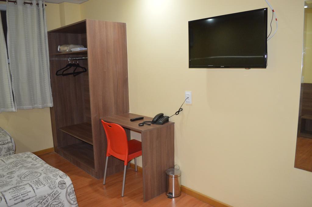Quarto Triplo Básico