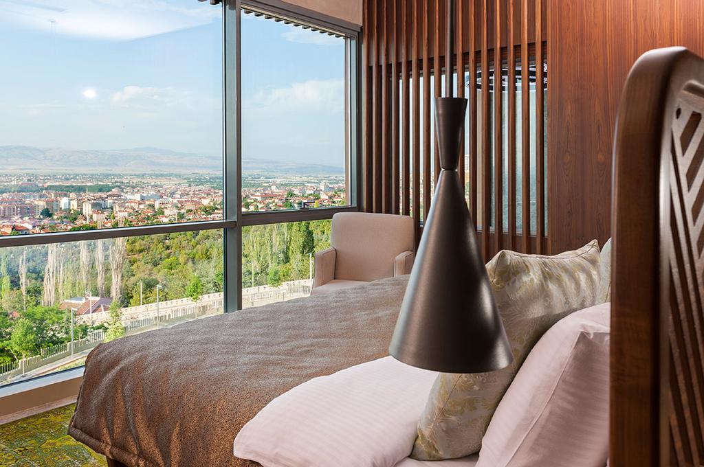 Grand Suite mit Whirlpool-Badewanne