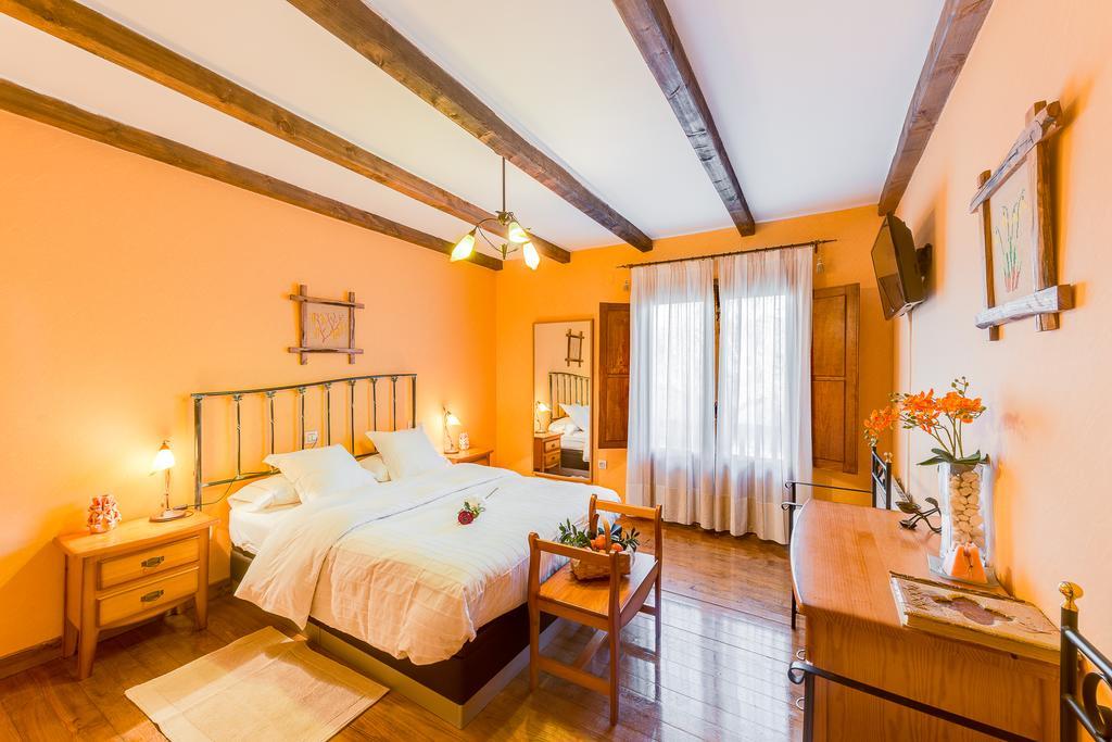 Habitación Doble con vistas a la montaña