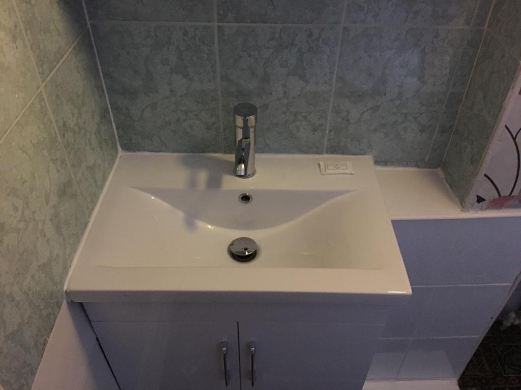 Basic Dreibettzimmer mit Gemeinschaftsbad