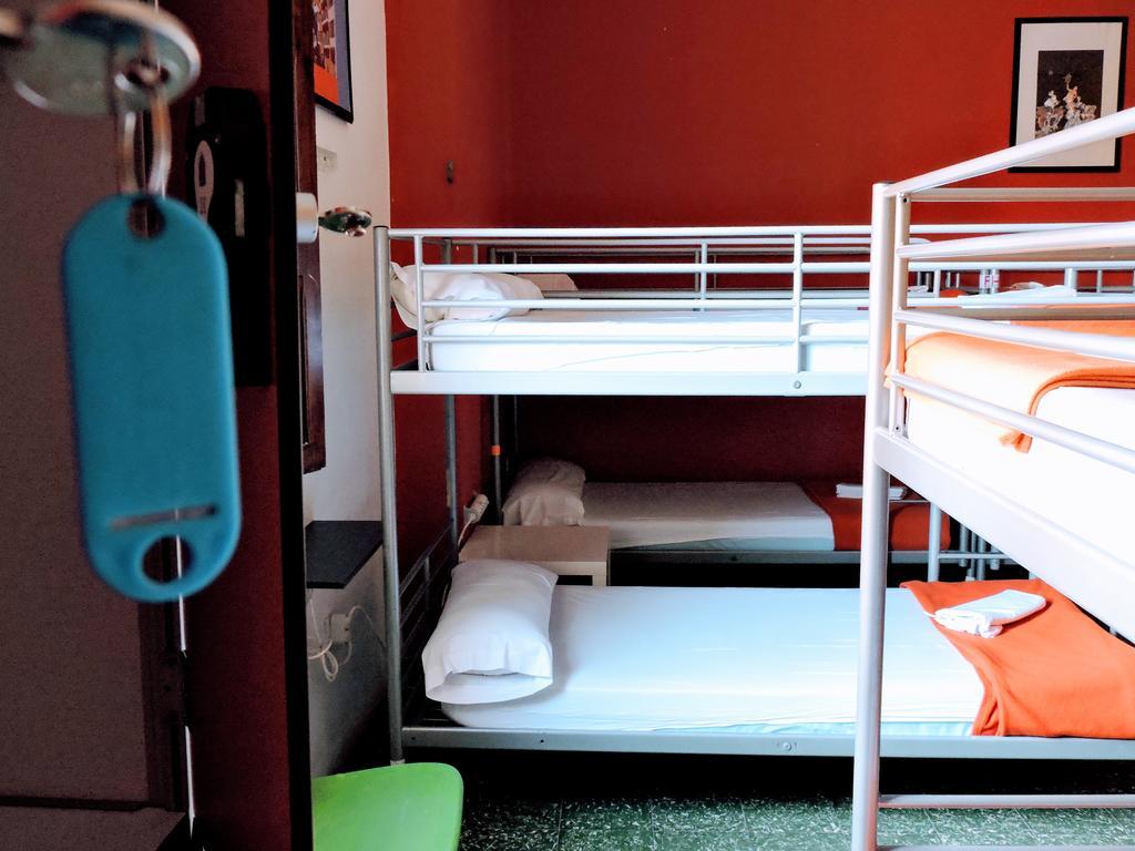 Cama en habitación compartida mixta de 6 camas
