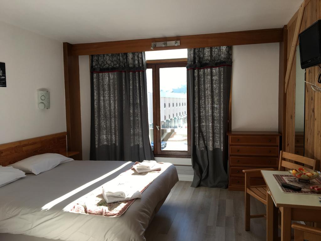 Chambre Double ou Lits Jumeaux - Vue sur Montagnes