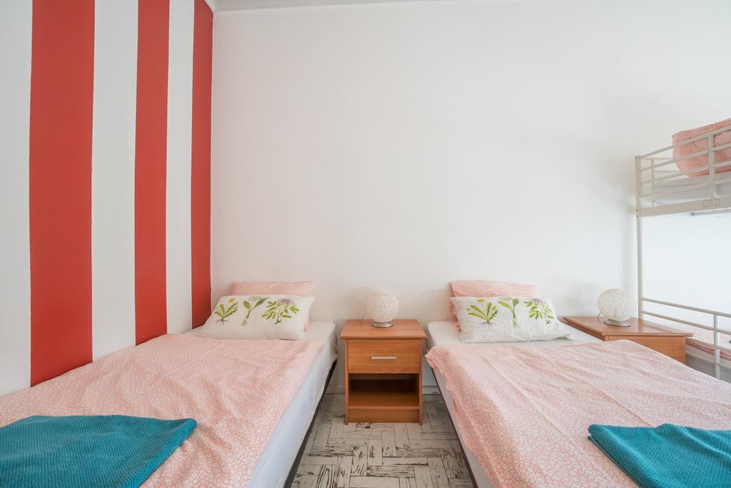 Doppel-/Zweibettzimmer mit Bad