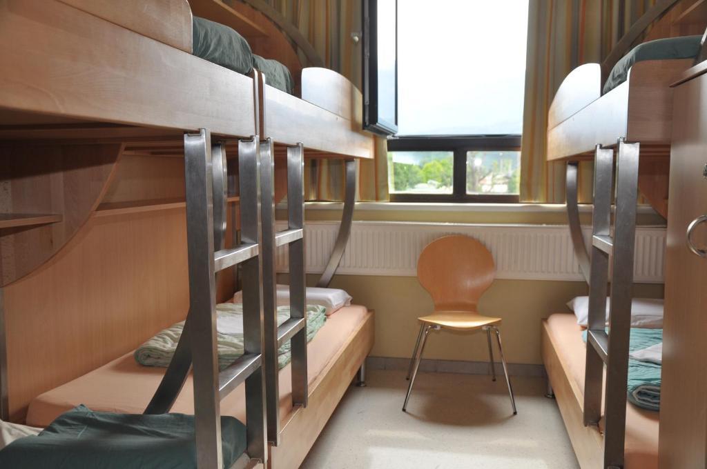 Bed in een Gemengde Slaapzaal met 6 Bedden
