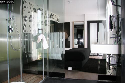 One-Bedroom Apartment,373485472:JPEG
