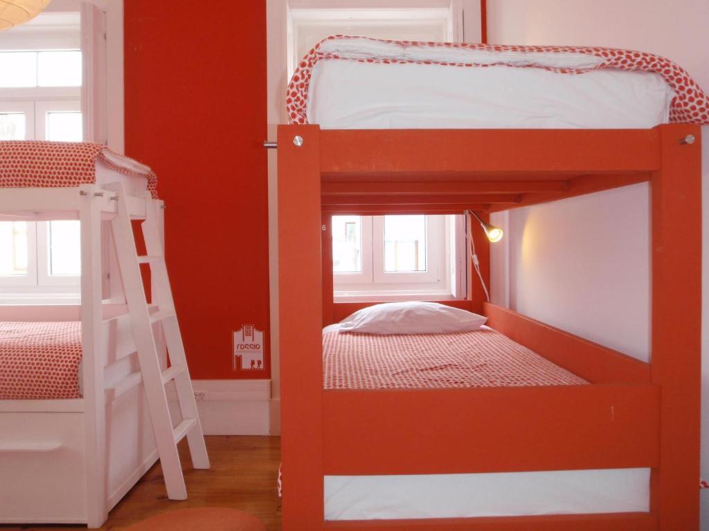Cama em Dormitório Misto com 6 Camas