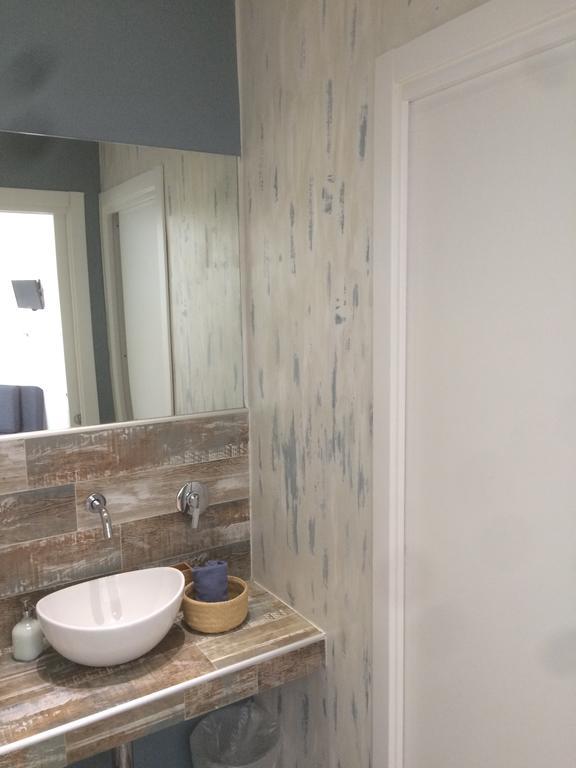 Triple Room Private Bathroom,664249218:JPEG