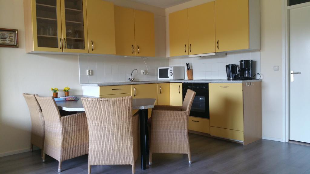 Apartment Terrace,386816455:JPEG
