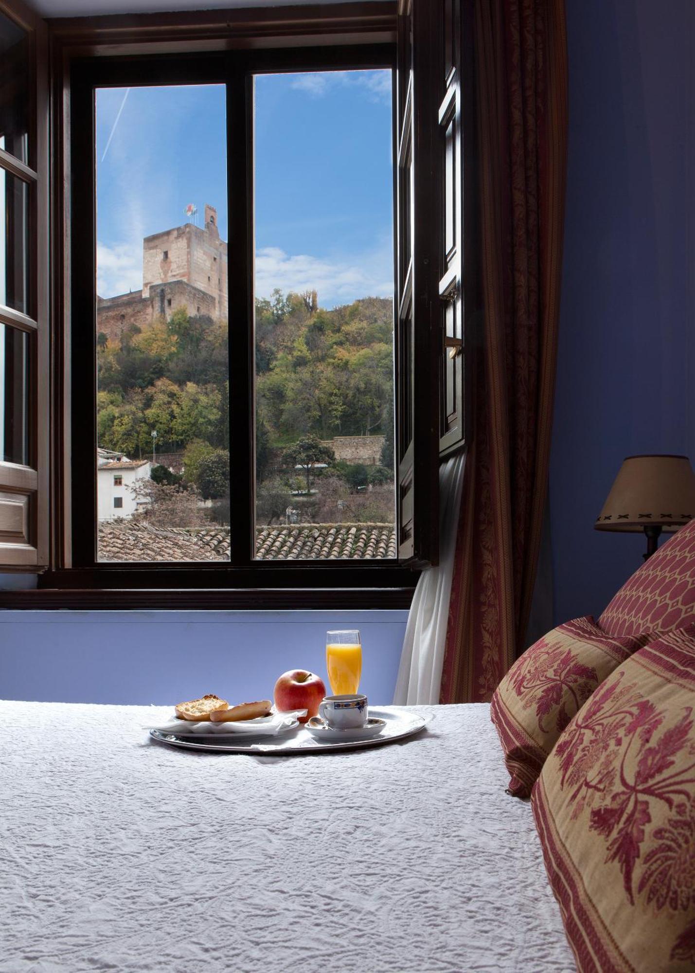 Doppel- oder Zweibettzimmer mit Blick auf die Alhambra