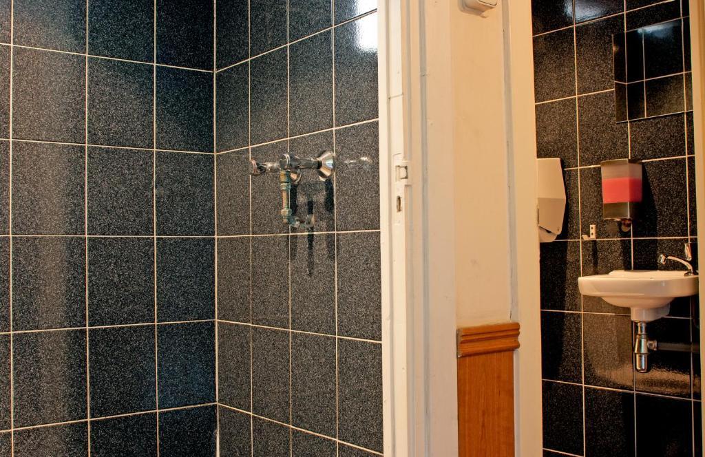 Habitación Individual con baño compartido