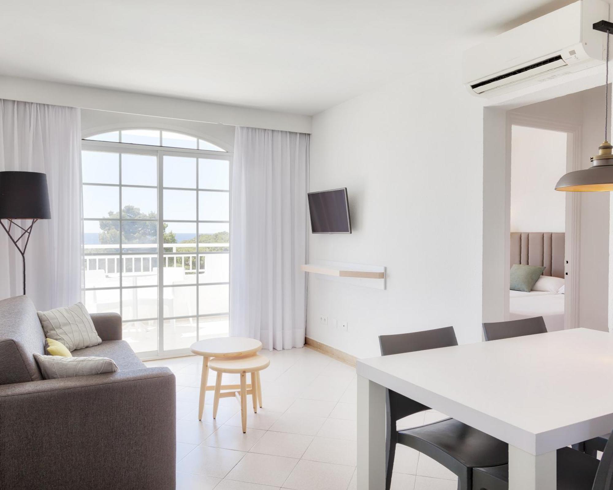 Apartamento com 2 Quartos e Vista Piscina (5 Adultos)
