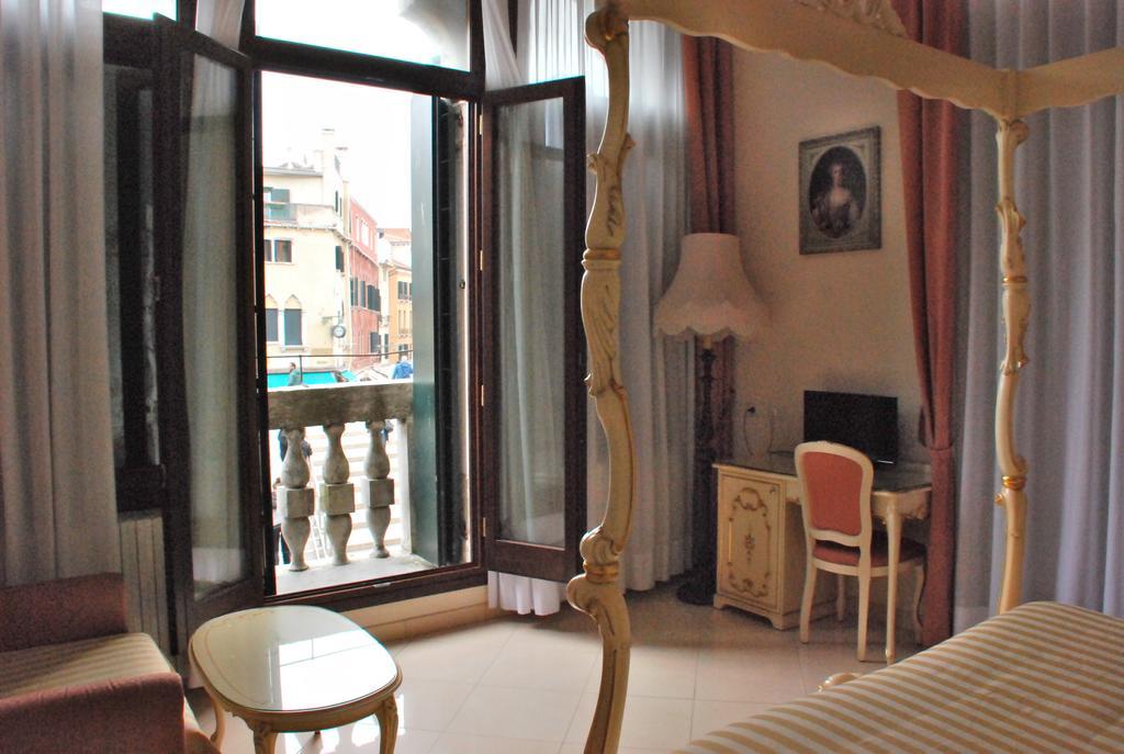 Chambre Double ou Lits Jumeaux - Vue sur Canal