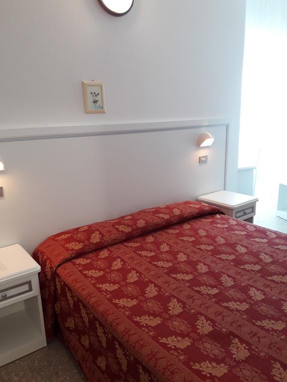 Triple Room,398344437:JPEG