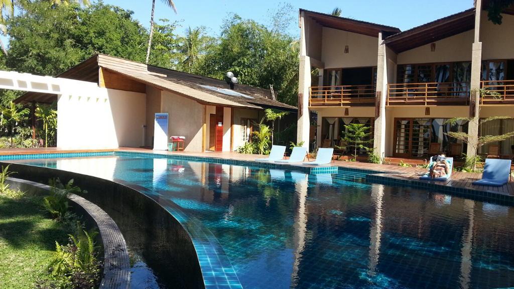 Chambre de Luxe avec Vue sur la Piscine