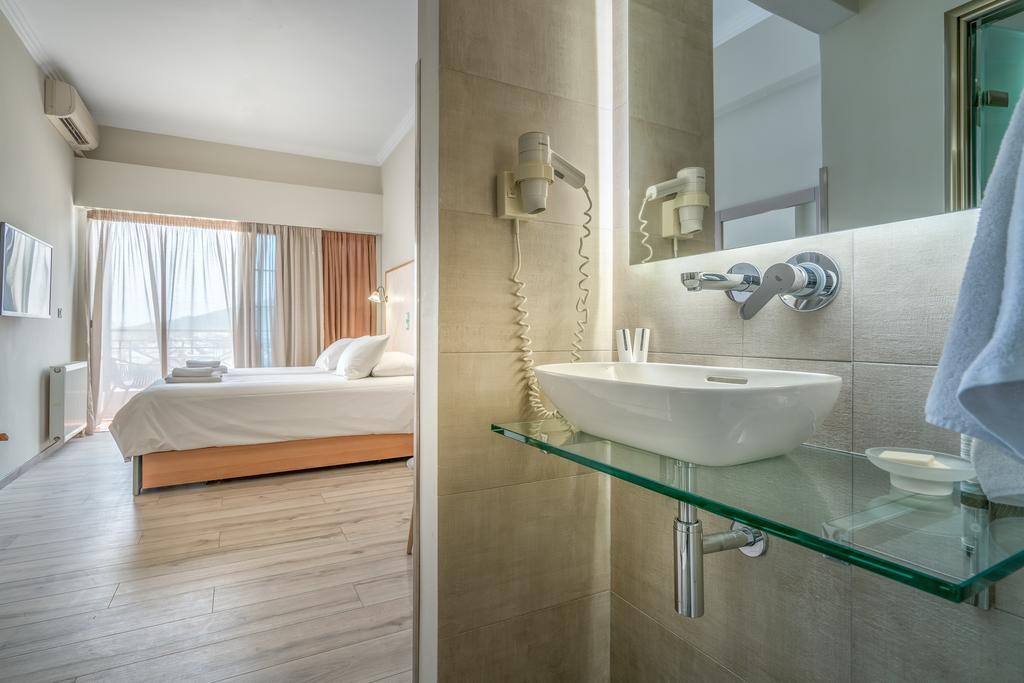 Familiekamer met Uitzicht op de Stad en de Bergen