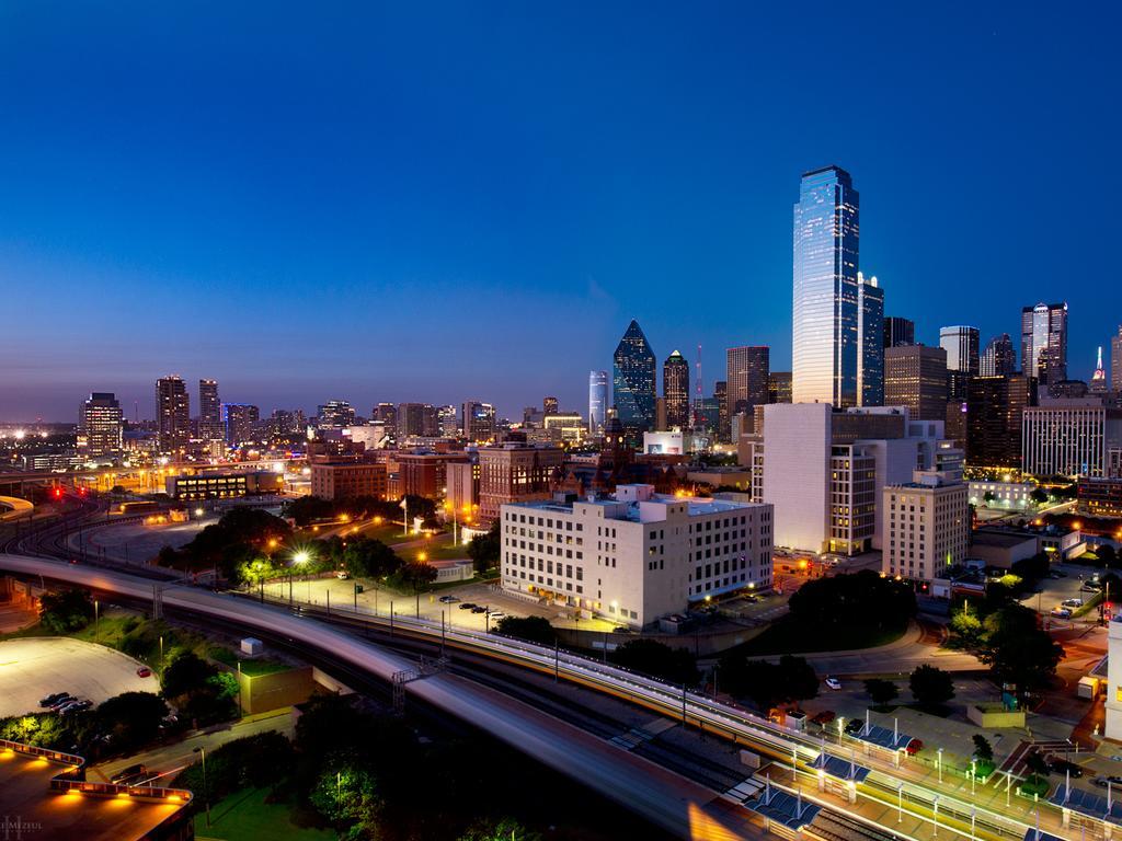 Quarto Queen com 2 Camas Queen-size e Vista da Cidade