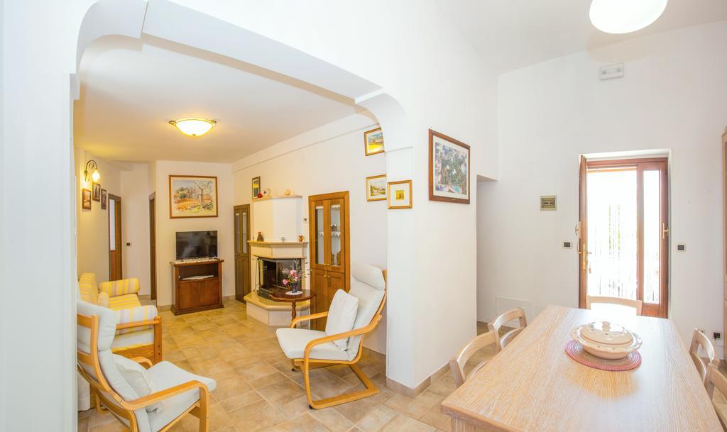 Three-Bedroom Apartment,408334191:JPEG