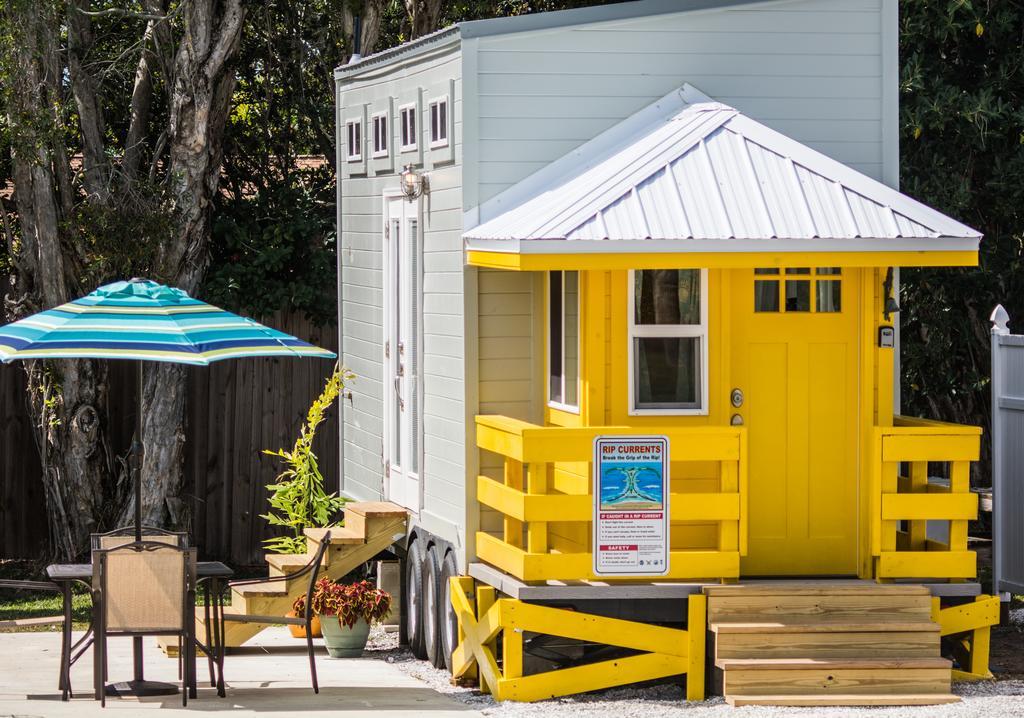 Tiny House - Yellow Lifeguard Stand