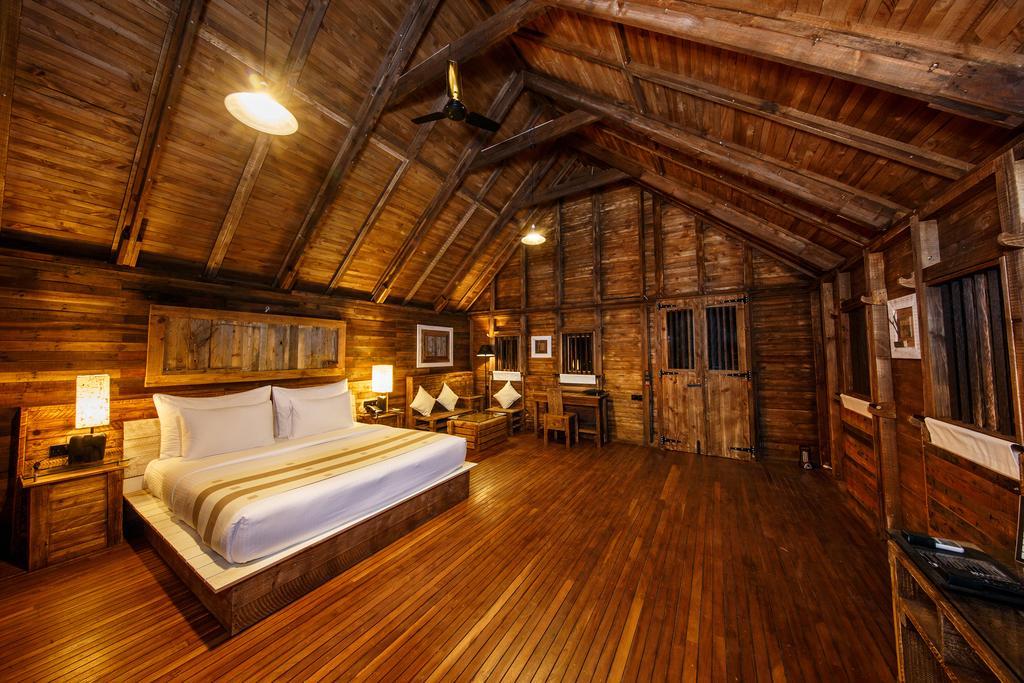 Chalet en Bois - Comprend une tasse de thé/café avec vue sur Sigiriya et le rocher de Pidurangala, une expérience pratique de poterie et une visite de l’usine de recyclage du papier