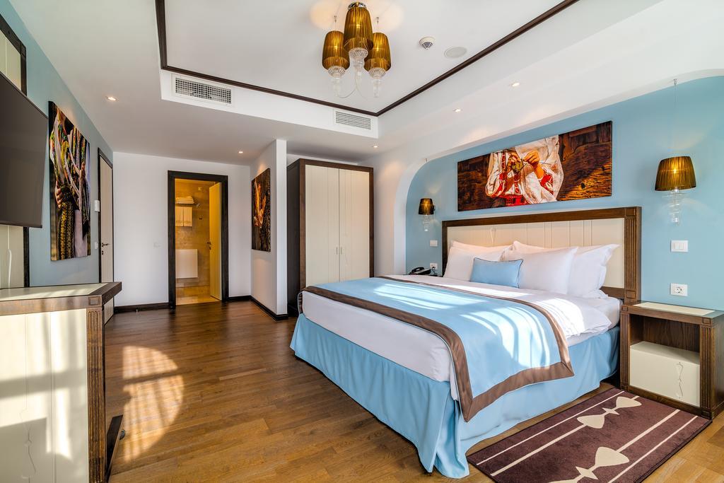 Epoque VIP Suite met Terras en Gratis WiFi