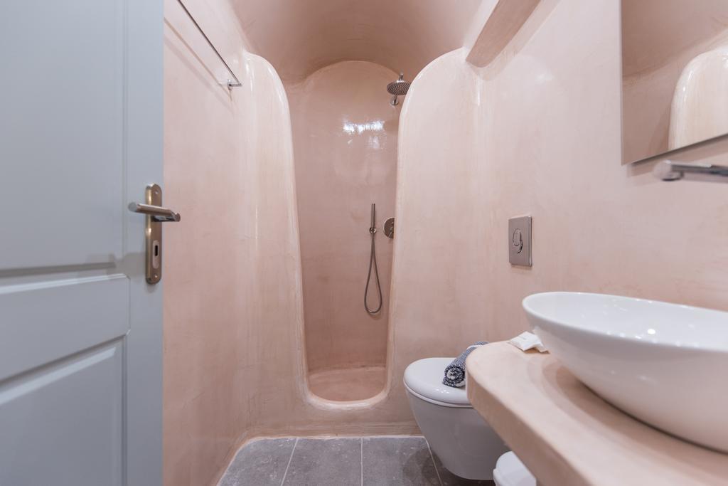 Four-Bedroom Villa with Private Pool - Aspronisi