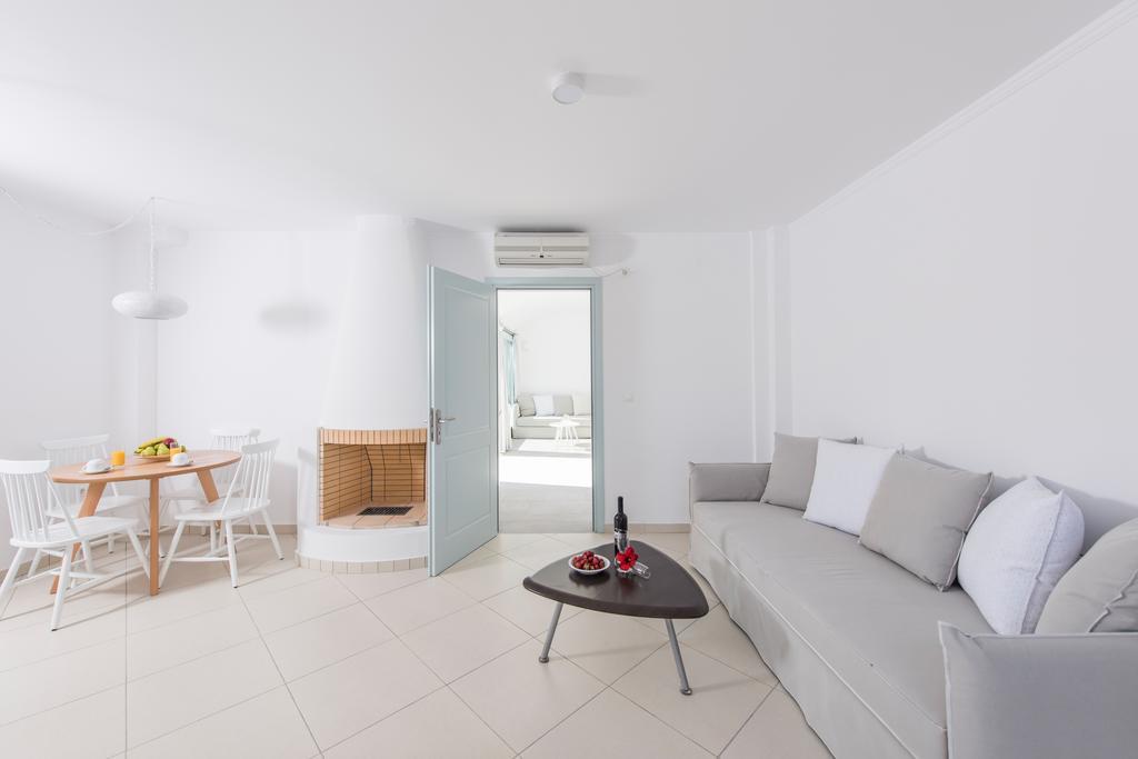 Three-Bedroom Villa with Outdoor Hot Tub - Calliste