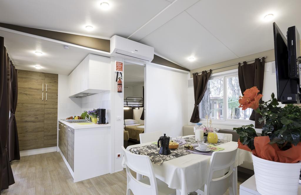 Grote Executive Stacaravan