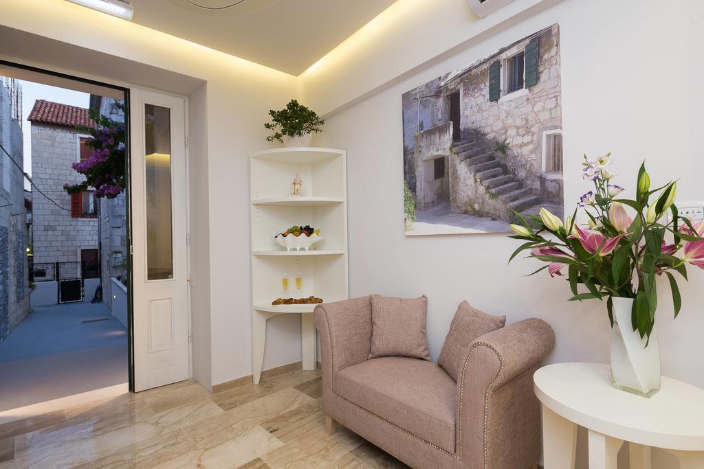 Deluxe Double Room with Balcony,434758791:JPEG