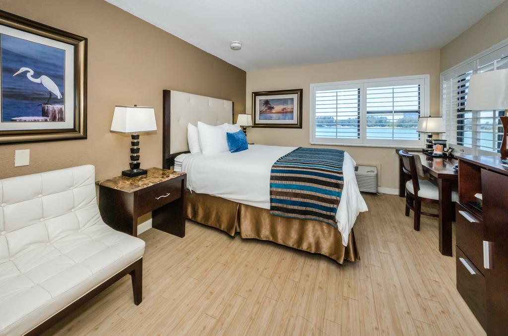 Standard Queen Room