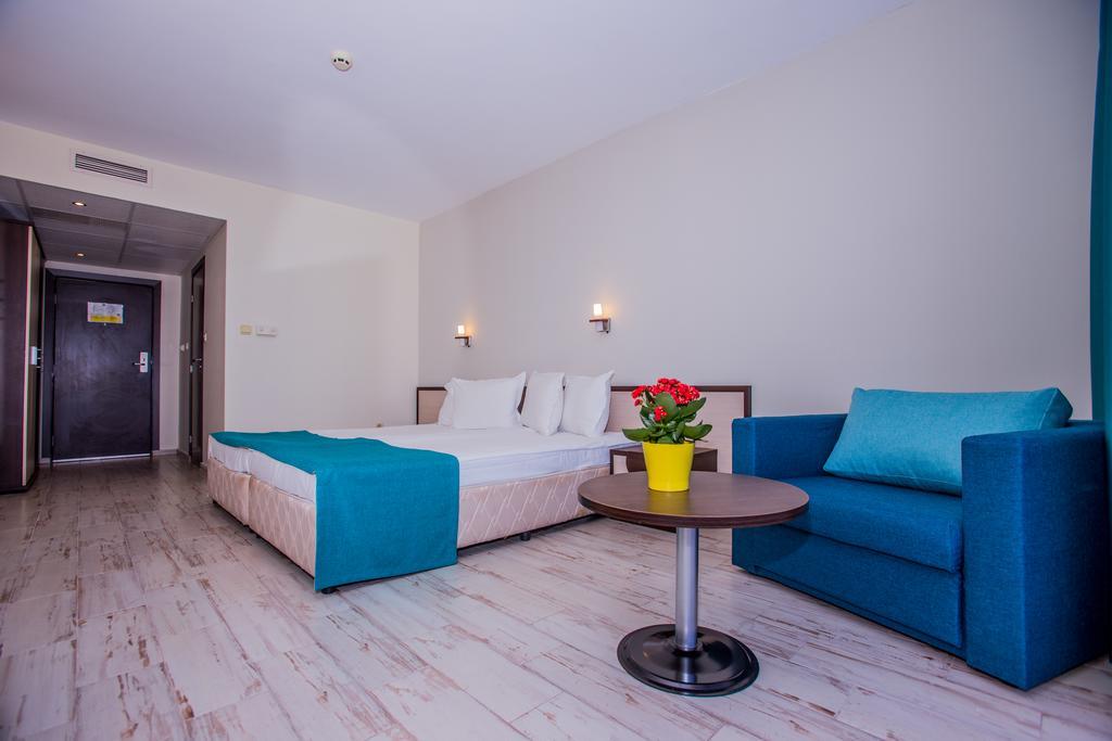 Twin Room with Balcony (2 Adults + 2 Children)