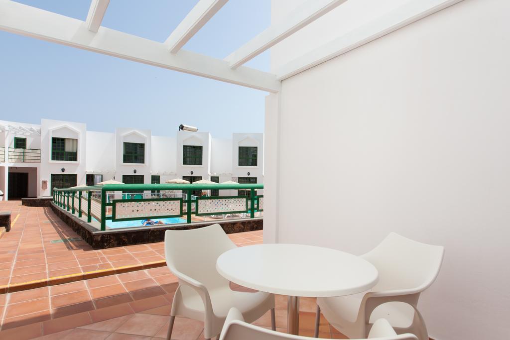 Apartamento de 1 dormitorio con vistas a la piscina