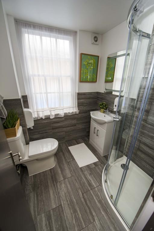 Habitación Doble con baño compartido 11