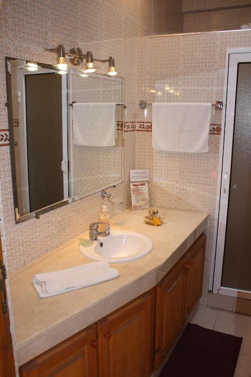 Standard Single Room,665809884:JPEG