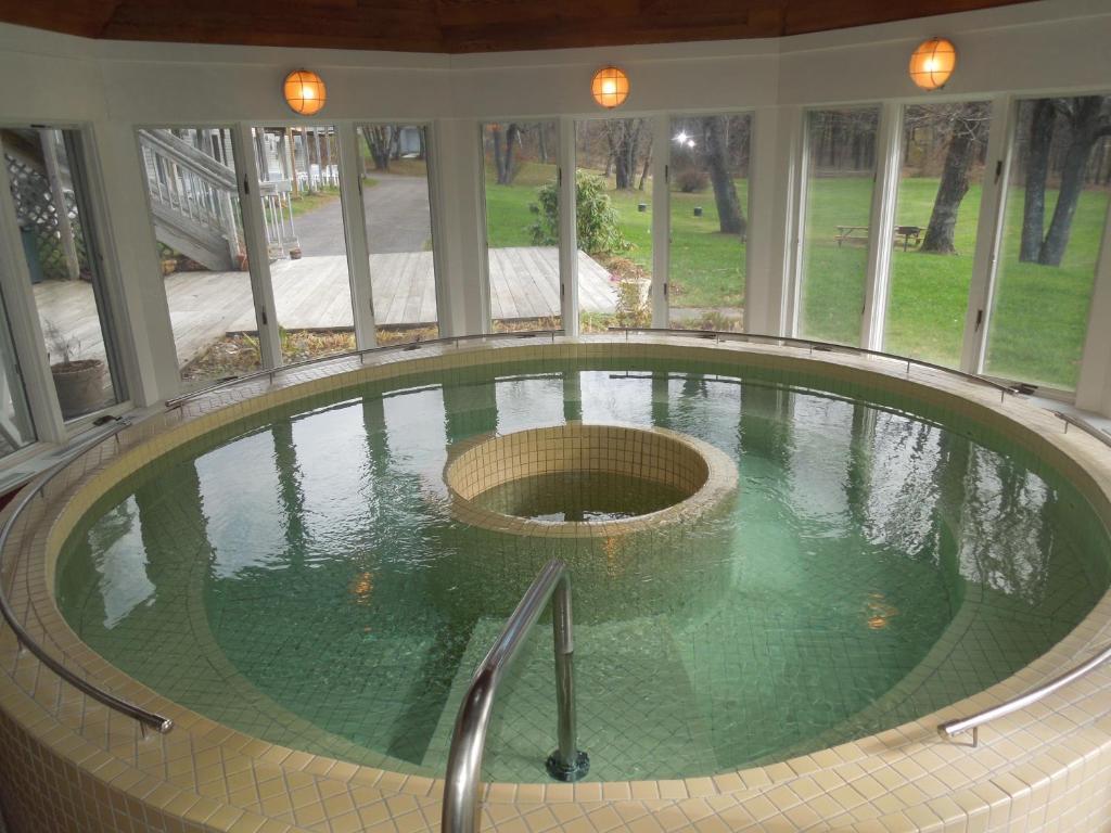 Family Room  (5 People)