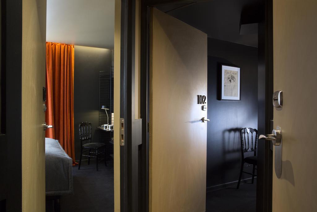 2 nebeneinander liegende Doppelzimmer