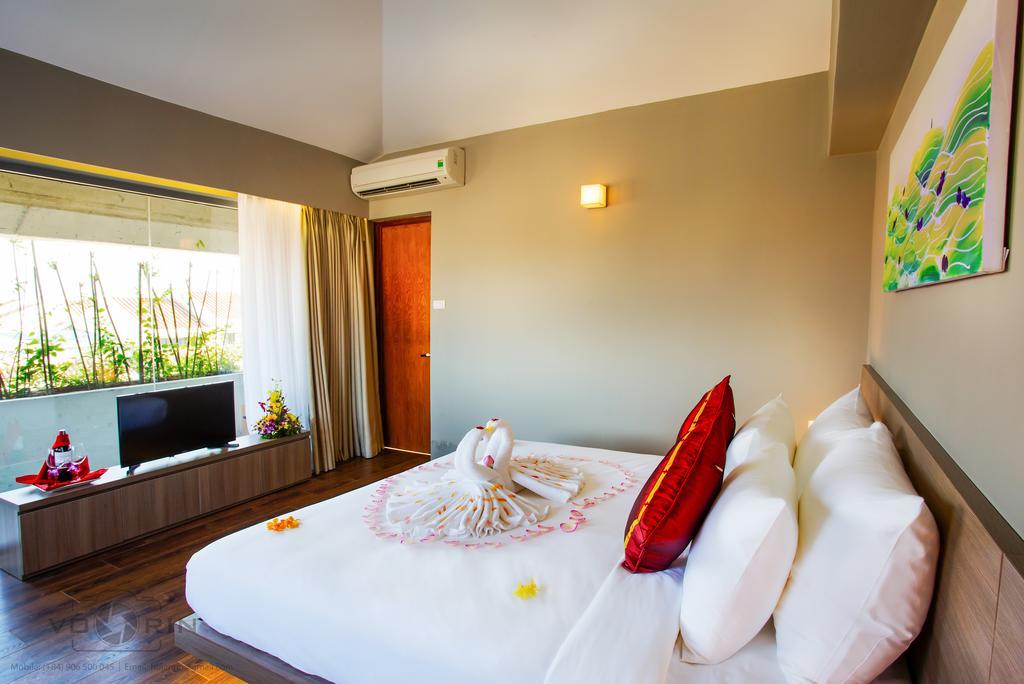 Deluxe Double Room with City View