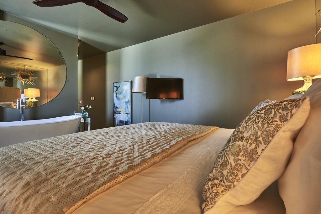 Luxury Suite,463161813:JPEG