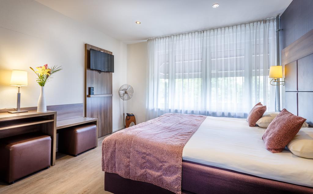 Standard Double Room,464245302:JPEG