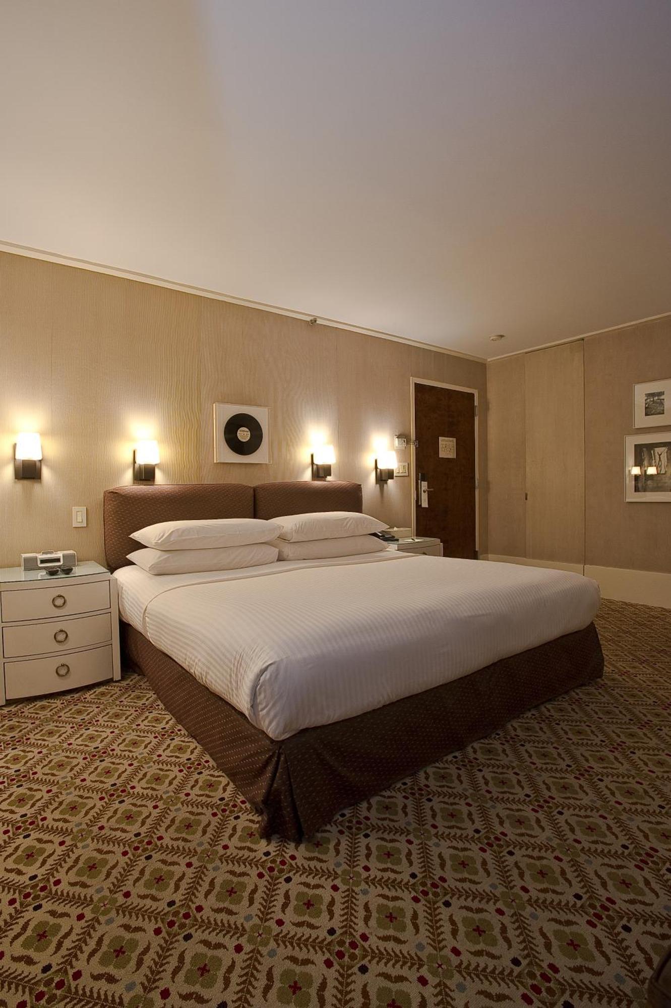 2 Quartos Conjugados com Cama Queen-size