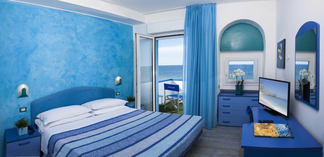 Doppel-/Zweibettzimmer mit Meerblick