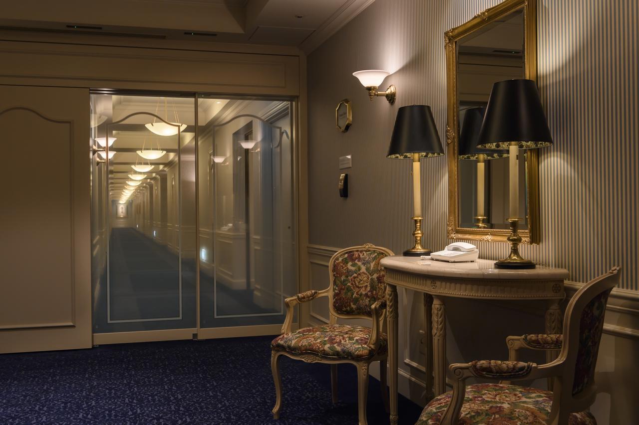 Suite Junior Doble con 2 camas supletorias - No fumadores - Acceso al Club Lounge